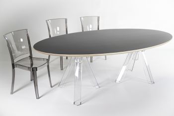 Mesa ovalada de diseño en policarbonato transparente Ometto - Tapa negra - cm.200/240